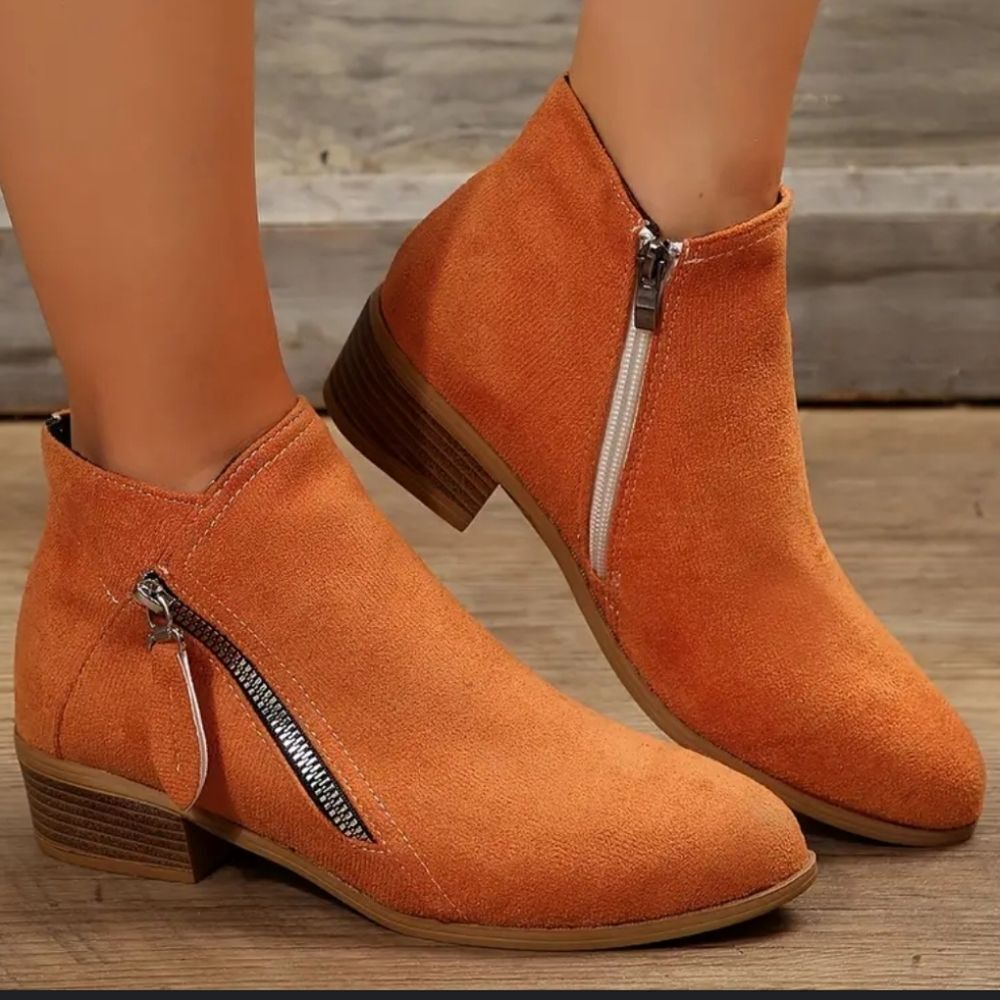 TIME & TRU WOMEN'S ZIPPER CLOSUREโBOOTIE